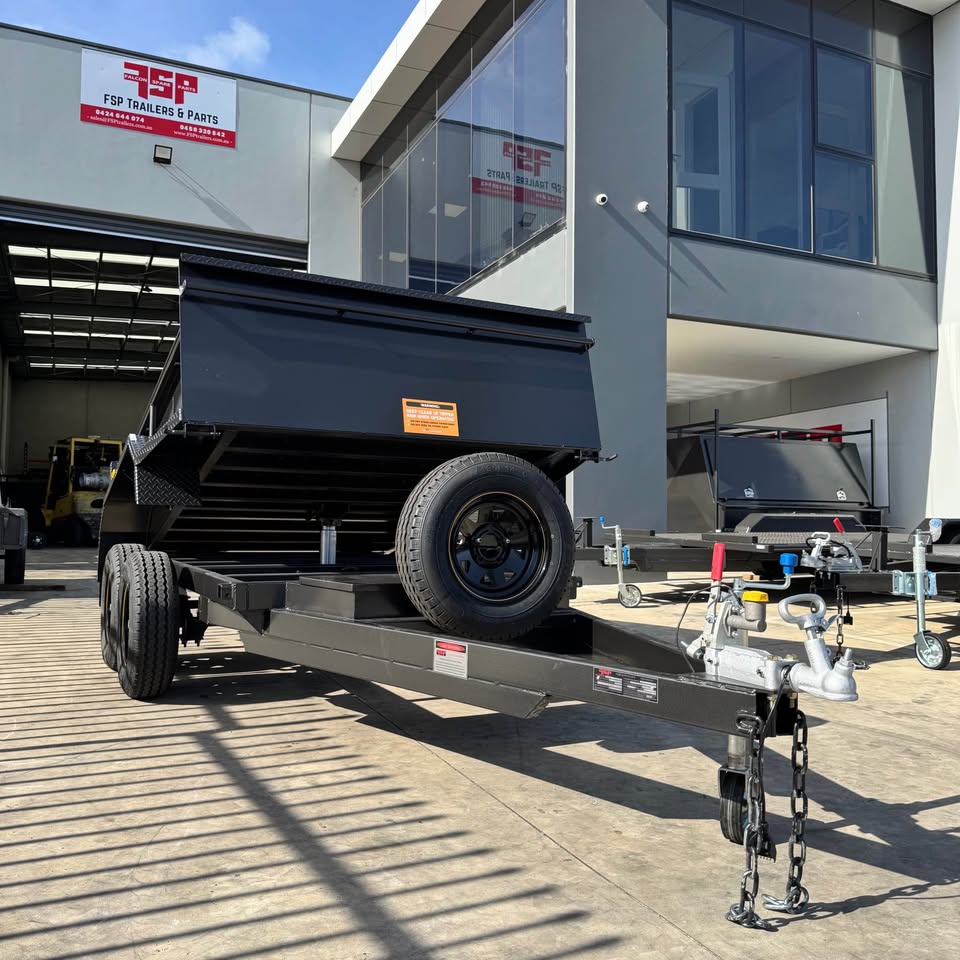 Tandem Tipper with High Sides