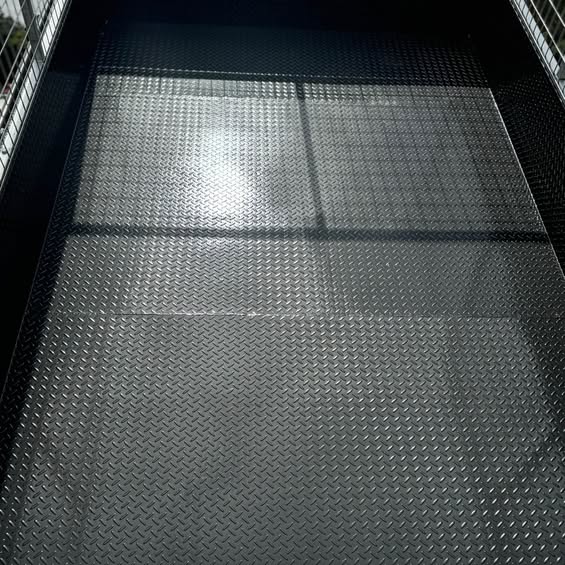 10x6 Tipper Tandem Trailer with Ramps, 900mm Cage