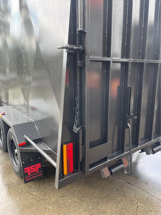 12'x6' enclosed trailer 7' high - 3.2 ton gvm
