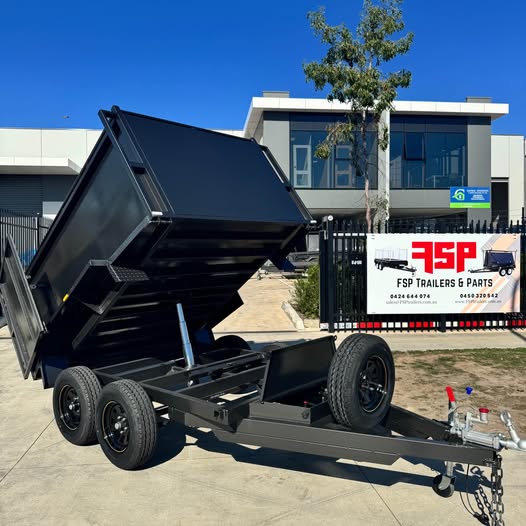 Tandem Tipper with High Sides