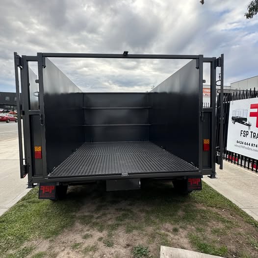 10'x6' Tipper Tandem Trailer with 1.5m High Sides, Slide In Ramps & Tool Box