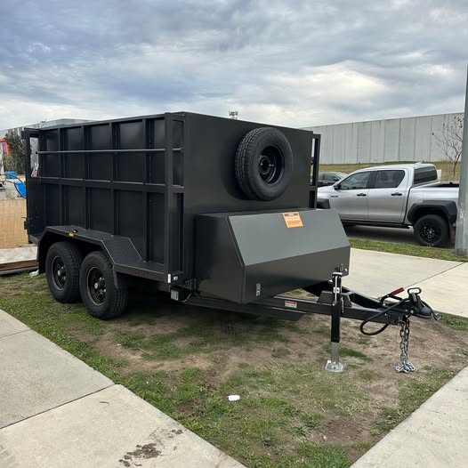 10'x6' Tipper Tandem Trailer with 1.5m High Sides, Slide In Ramps & Tool Box