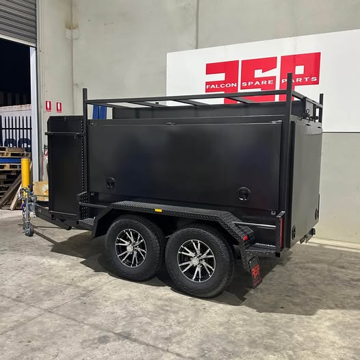 8x5 Tradesman Top with Drawers, 15" Alloy Wheels