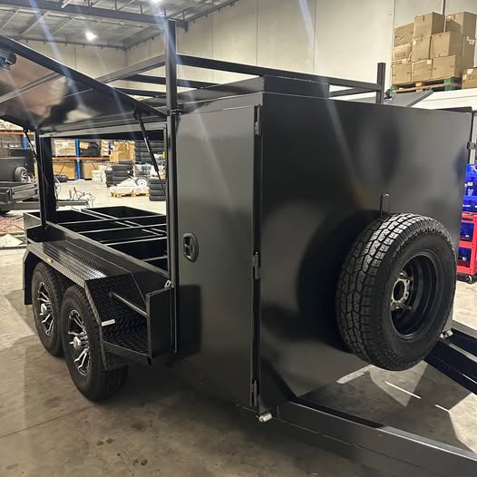 8x5 Tradesman Top with Drawers, 15" Alloy Wheels