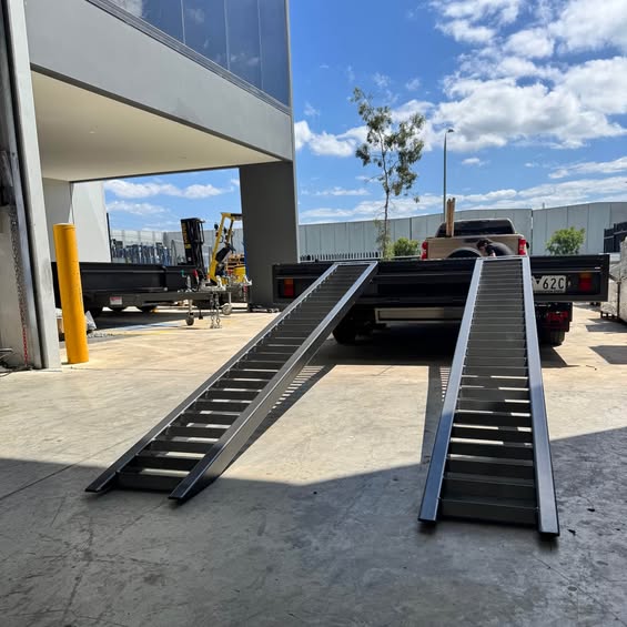 16'x8' (4.8m x 2.4m) FlatBed Tri Axle Trailer