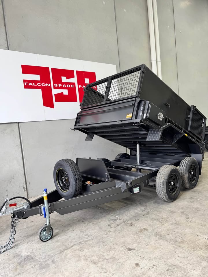Tandem Tipper with Standard Sides
