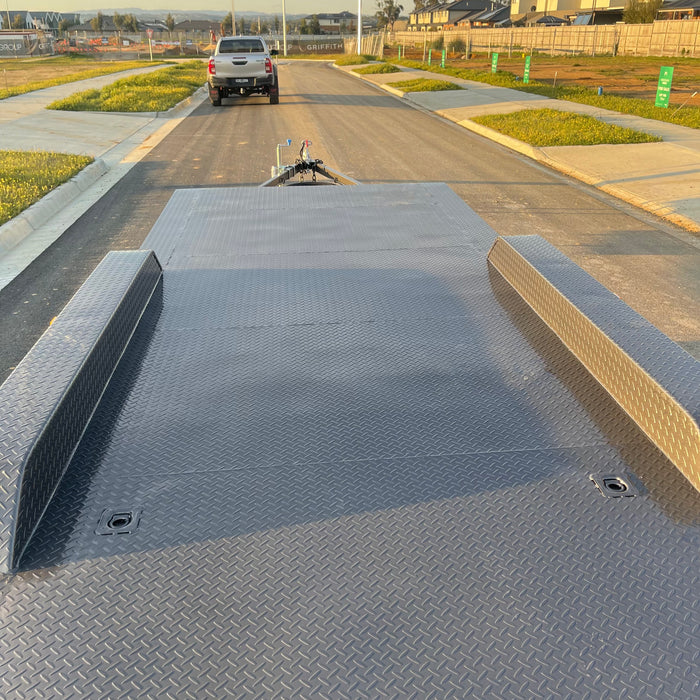 23’x6’6” Car Trailer Tri-Axle Beaver Tail
