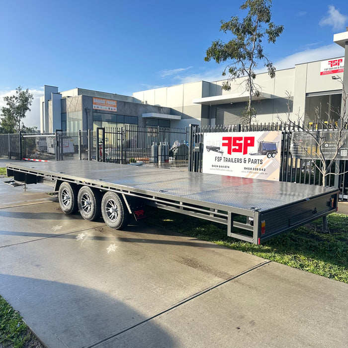 8.4m x 2.4m (27.5' x 8') Flat Top Tri-Axle Trailer 4500 kg gvm