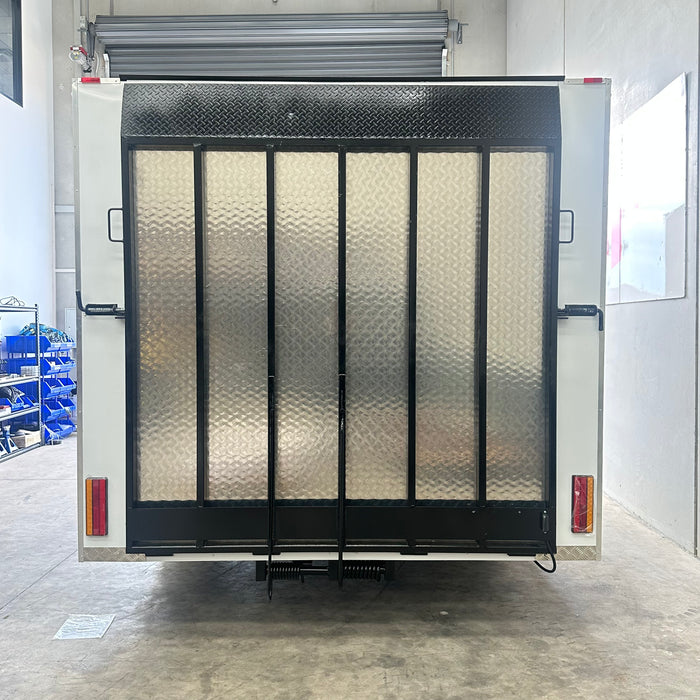 17'x6'6" - 7' high Tandem Enclosed Car Carrier